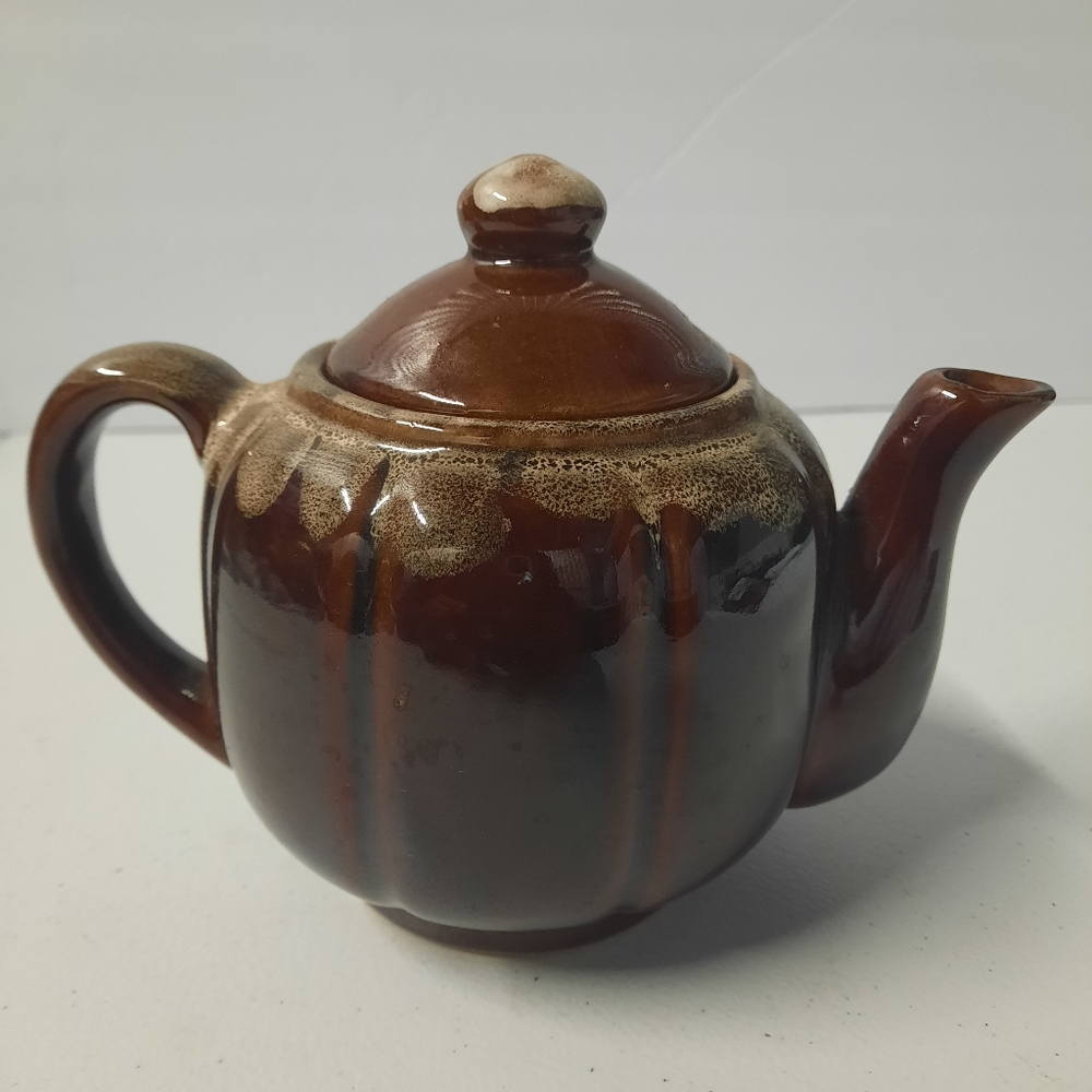 Vintage Pottery Tea Pot With Lid